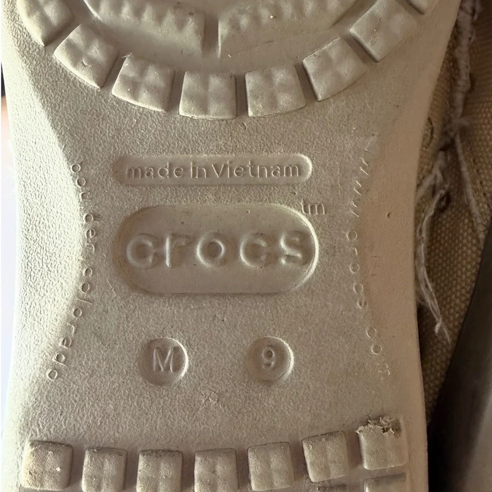 Crocs Men's Santa Cruz Loafers Khaki Canvas Size 9 Frayed Edges Croslite Foam